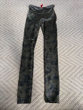 Spanx XS faux leather camo leggings